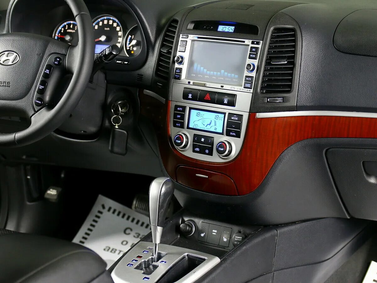 Hyundai santa fe ii 2006. Hyundai santa fe ii рестайлинг, 2011. санта фе 2010 панель. Hyundai santa fe 2016 битый. комплектация хендай санта фе 2011г.