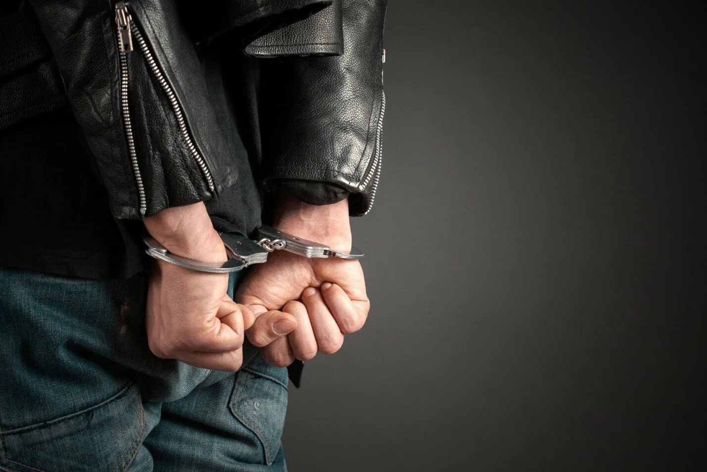 Преступник против собственности