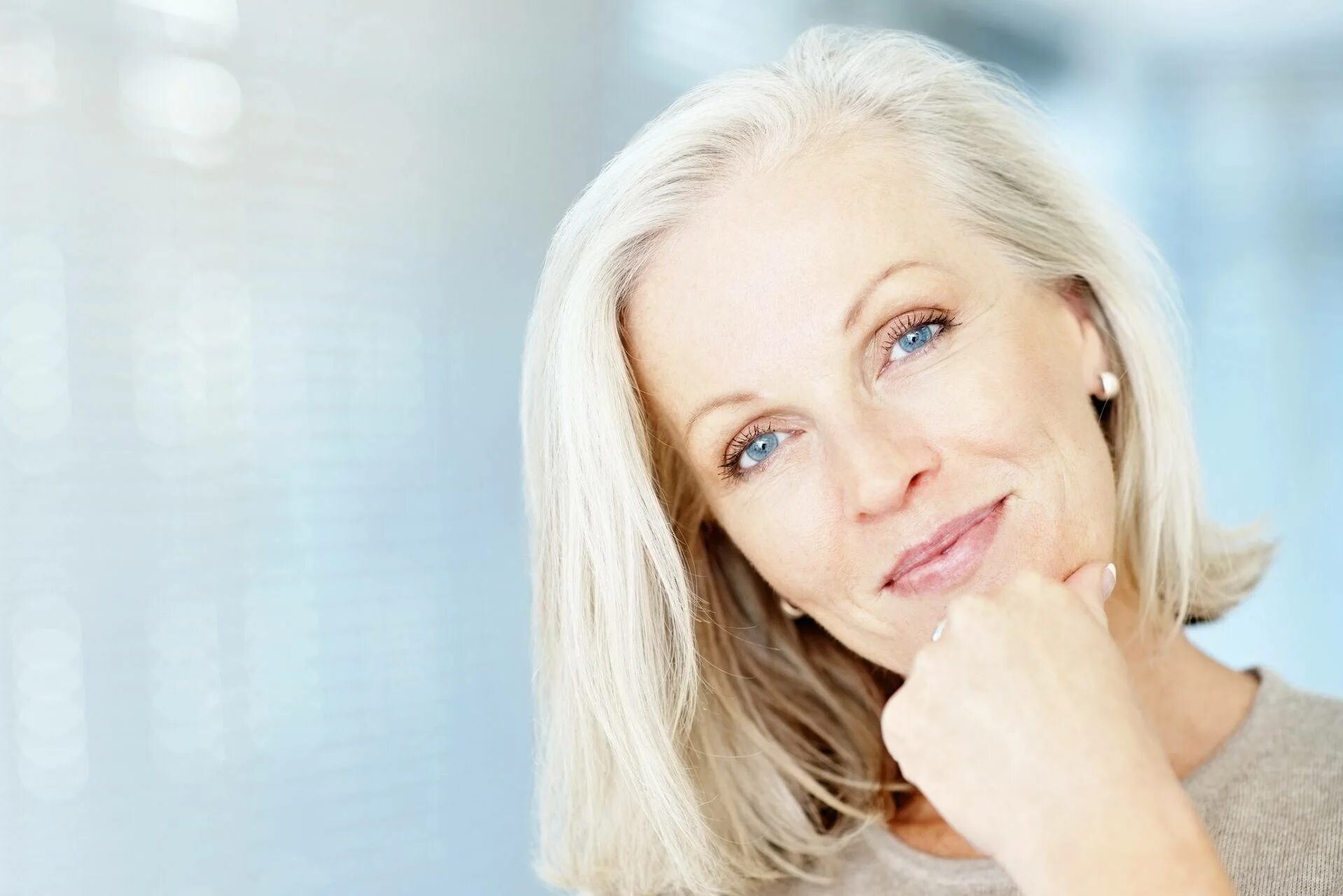 Как выглядят женщины в 50. Как выглядят женщины в 50. Причёски 50 летним женщинам. Хелен миррен стрижка. Хелен миррен 50+.