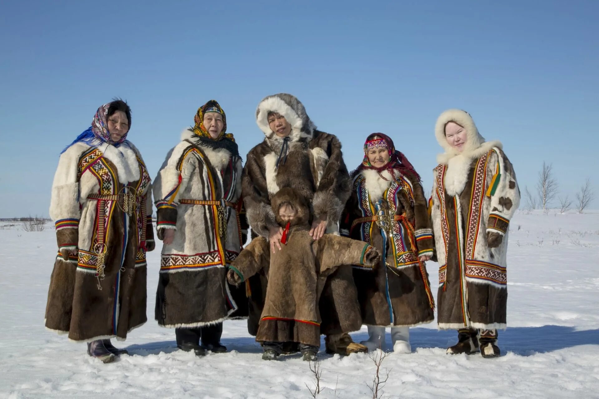 Национальность чукчи. Эвенки и Долганы. Народы Красноярского края Долганы. Чукчи Эскимосы Коряки. Ненцы Ханты манси.