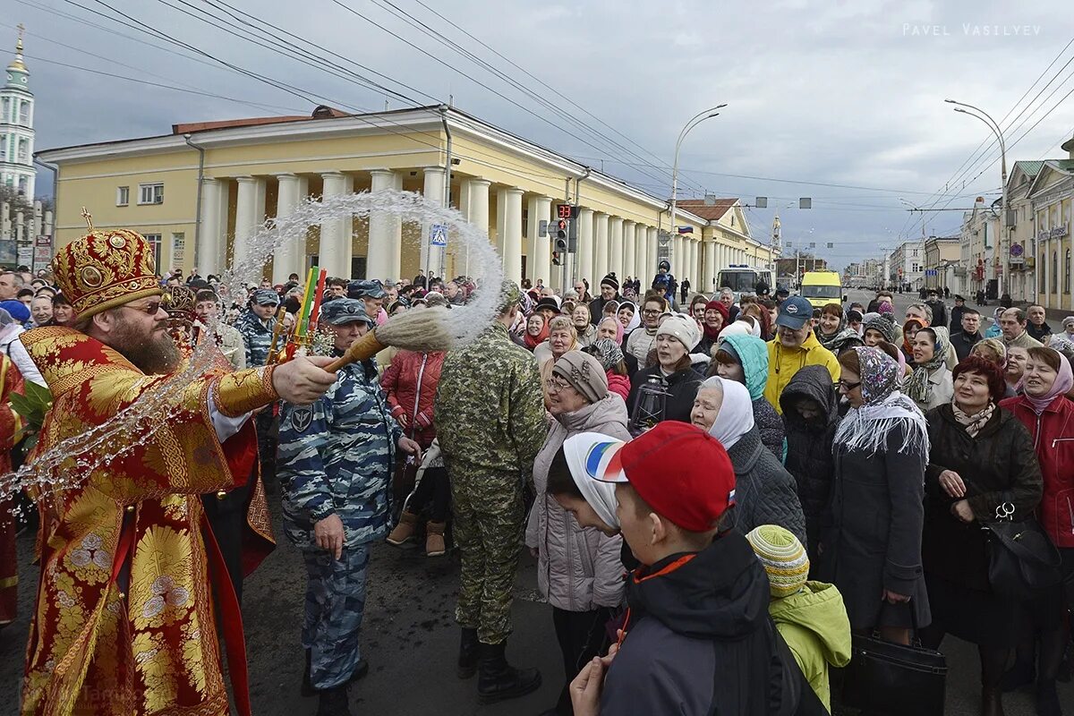 Крестный ход в белгороде сегодня во сколько. Пасхальный крестный ход Тамбов. Крестный ход Тамбов 2022. Крестный ход на Пасху Тамбов. Крестный ход в Тамбовской губернии.