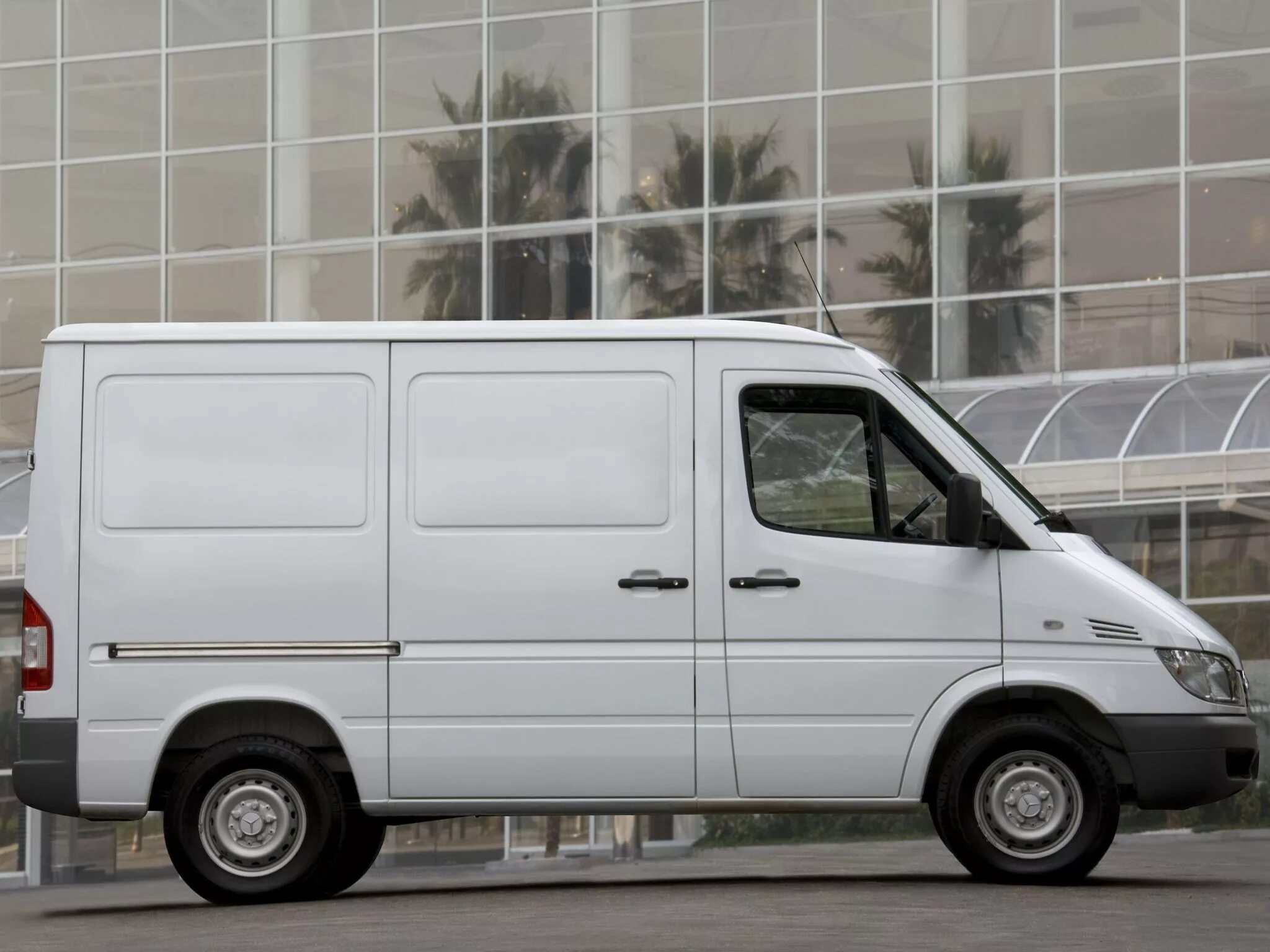 Спринтер классик авито. Mercedes-Benz Sprinter 311. Мерседес Бенц Спринтер Классик 311. Sprinter 311 CDI. Мерседес Спринтер 903.