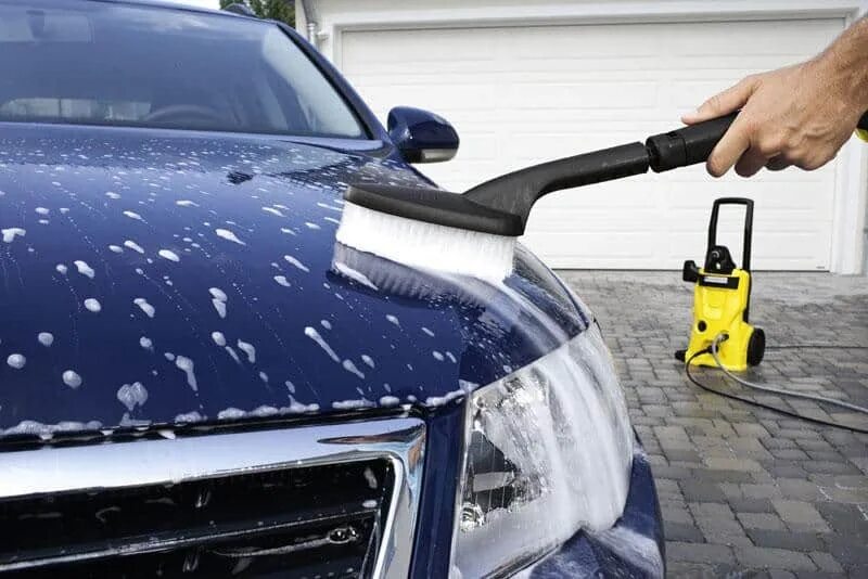 Karcher for car. Car Wash Karcher. Мойка машины керхером. Щетка для мойки авто. Мыть машину на участке можно