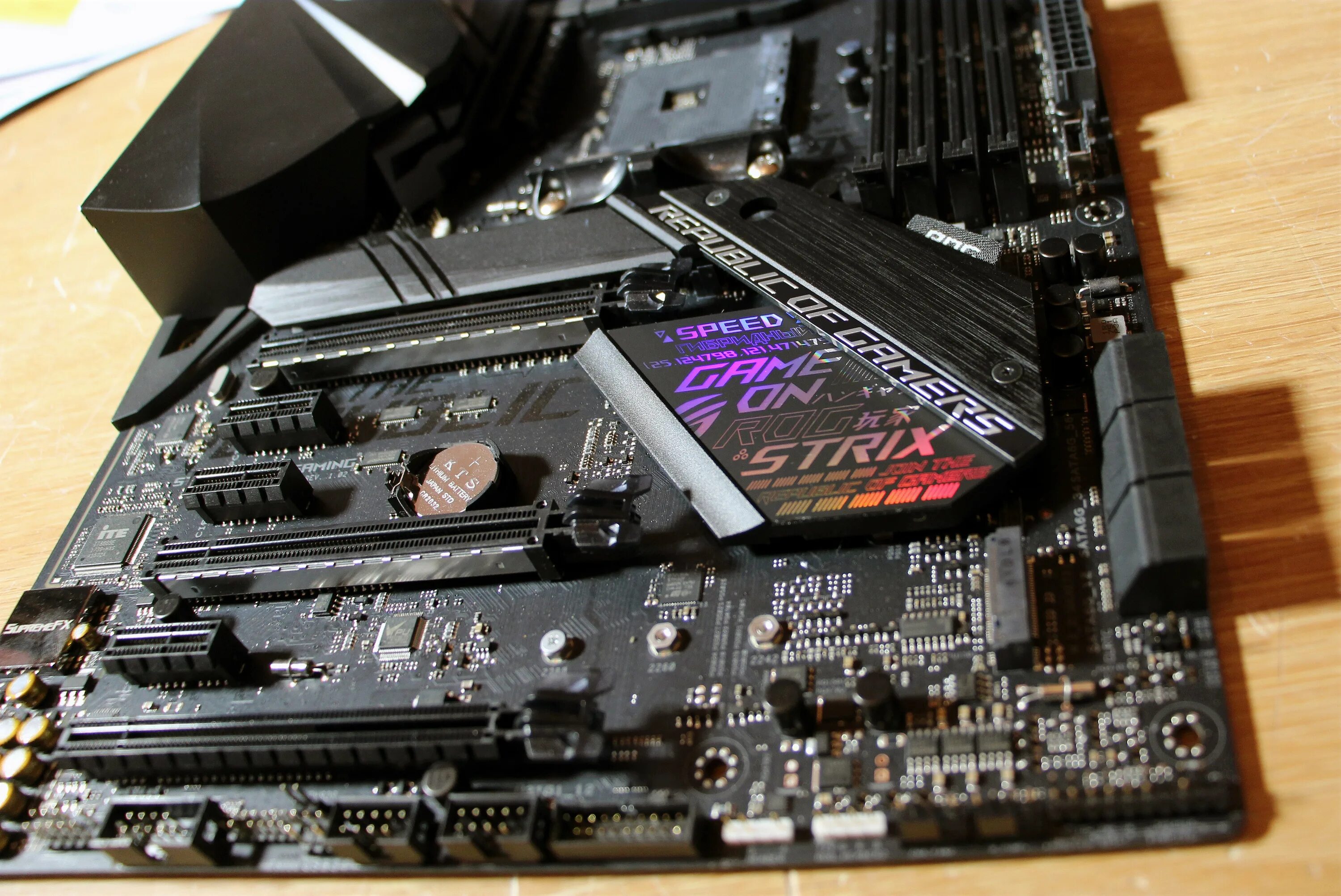 Asus x470 gaming. ASUS ROG Strix x470-f. ASUS ROG Strix motherboard. ASUS ROG Strix x470-f Gaming. ROG Strix 470.