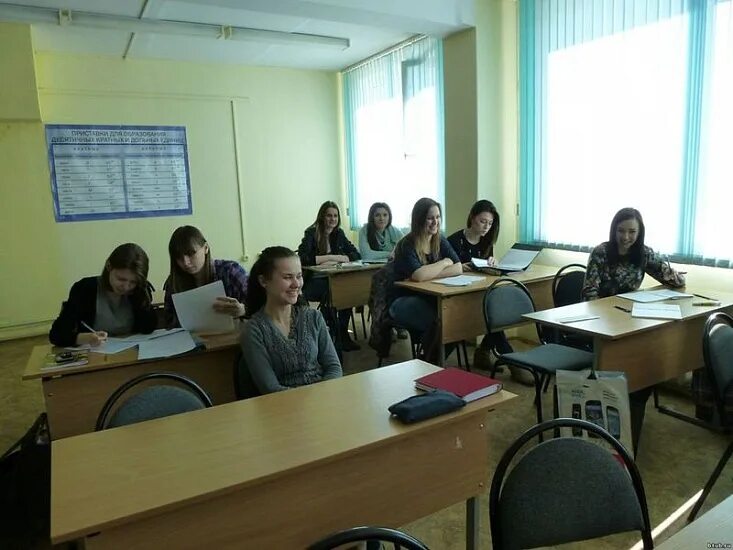 Брянск обучение после 9 класса. Техникум управления и бизнеса брянск. 2 почепская брянск колледж. брянский техникум управления и бизнеса брянск специальности. управление техникум.