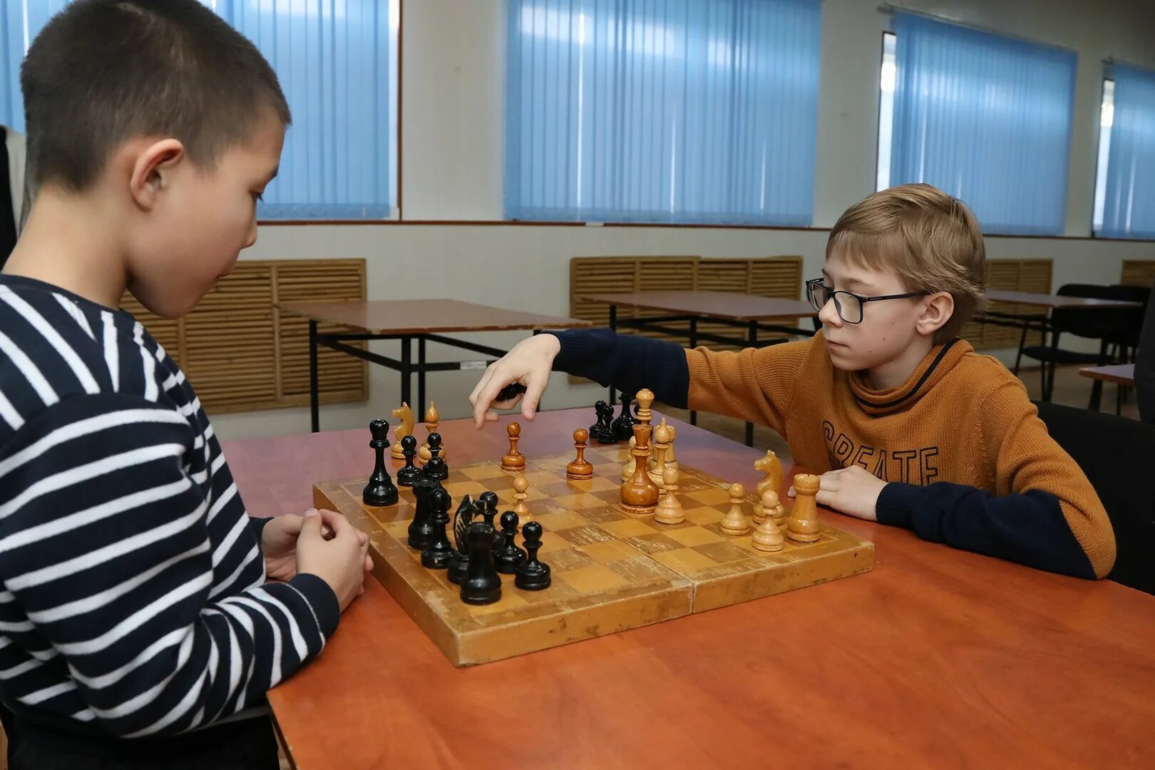 шахматы спорт. турнир по шахматам. первенство детей по шахматам 2024. первенство детей по шахматам 2024. челябинская область шахматы первенство.