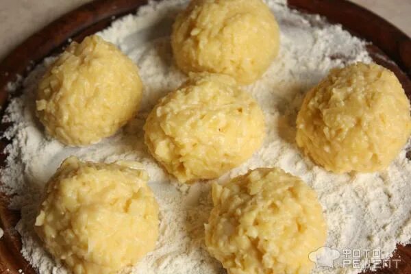 Пызы картофельные польские. Сен ши. Картофельные клецки. Белорусские комы с фаршем. Ho chu pho меню.