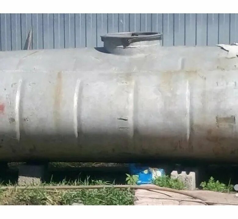 Емкость 1 5 куба. Алюминиевая емкость от газ 53 молоковоз вес емкости. алюминиевая бочка вес 1525 10 кубов. алюминиевая емкость 1.5 куба для молока вес.