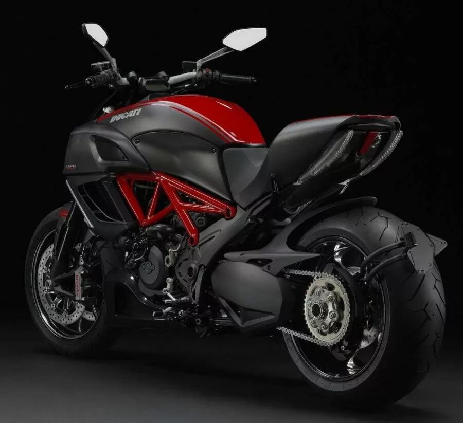 Мотоцикл Ducati Diavel. Ducati Diavel Carbon Red. Мотоцикл Ducati Diavel 2020. Ducati Diavel Carbon 2013. Байк цена новый