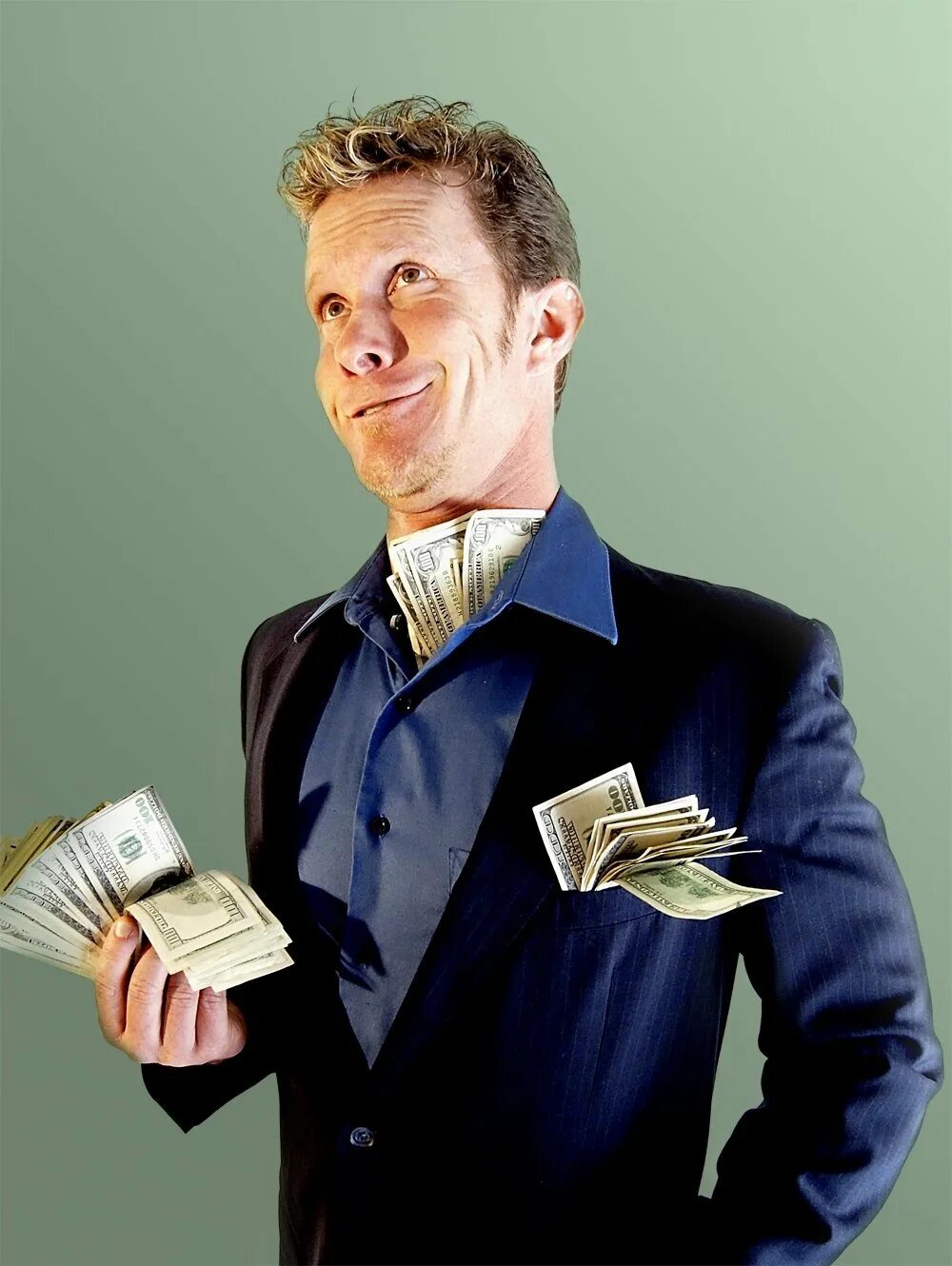 Деньги в руках женщины. Денежная сумма выплачиваемая работнику. Высокая заработная плата. Заработной платы. Получение зарплаты.