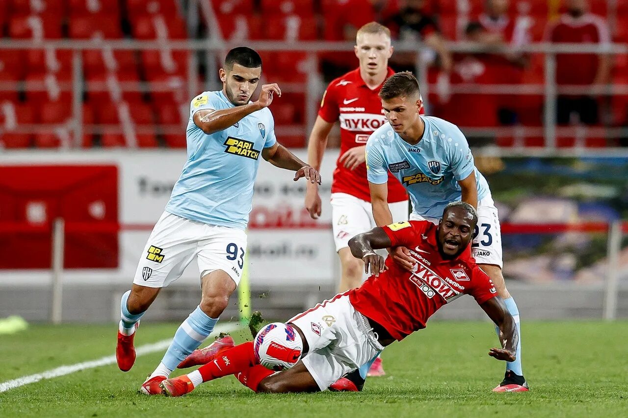 Локомотив нижний новгород футбол. Нижний новгород москва матч. Динамо рпл. Футбол сегодня. Тюкавин динамо 2023.