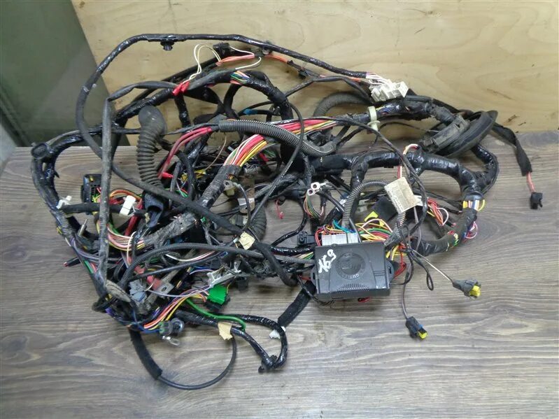 Проводка рено логан 2. 6. 2). Подкапотная бензиновая проводка рено логан 2. Евро.