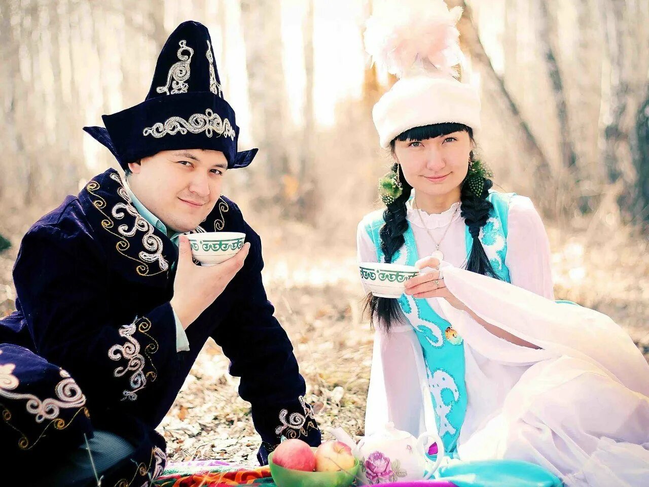 Праздник в юрте. Декабрь по казахски. Казахстан дастархан в юрте у казахов. Наурыз традиции и обычаи казахского народа. Свадьба кыз узату.