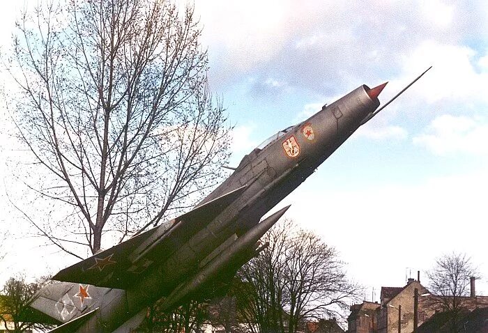 аэродром шпротава польша. аэродром шпротава су 24. аэродром шпротава. аэродром шпротава. шпротава секретный аэродром.