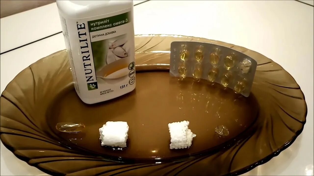 Омега 3 гринвей. Капсулы рыбьего жира с хлебом. Почему омега разъедает пенопласт. Почему омега разъедает пенопласт. Омега 3 и пенопласт.