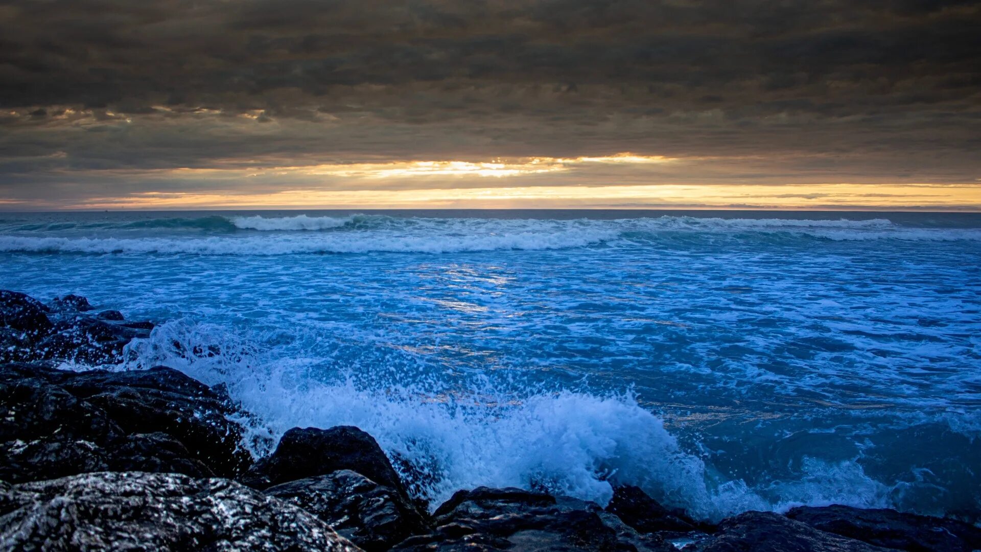 Фон море. Моря и океаны. Беляус. Четвертое море. Пейзаж море.