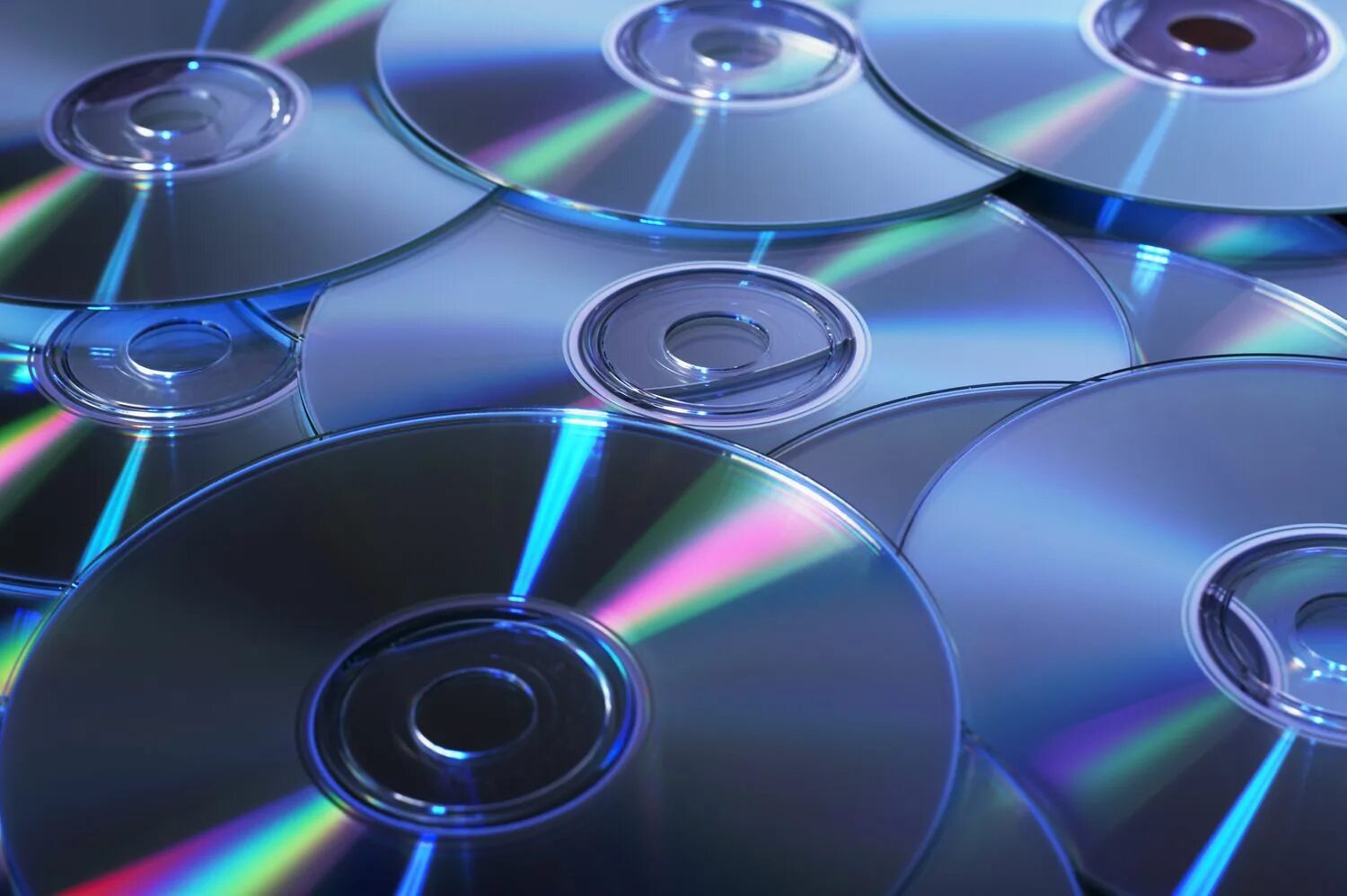Cd фото. DVD-диски (DVD – Digital versatile Disk, цифровой универсальный диск),. CD - Compact Disk (компакт диск). Лазерный компакт-диск (CD, CD-ROM).. Оптический диск.