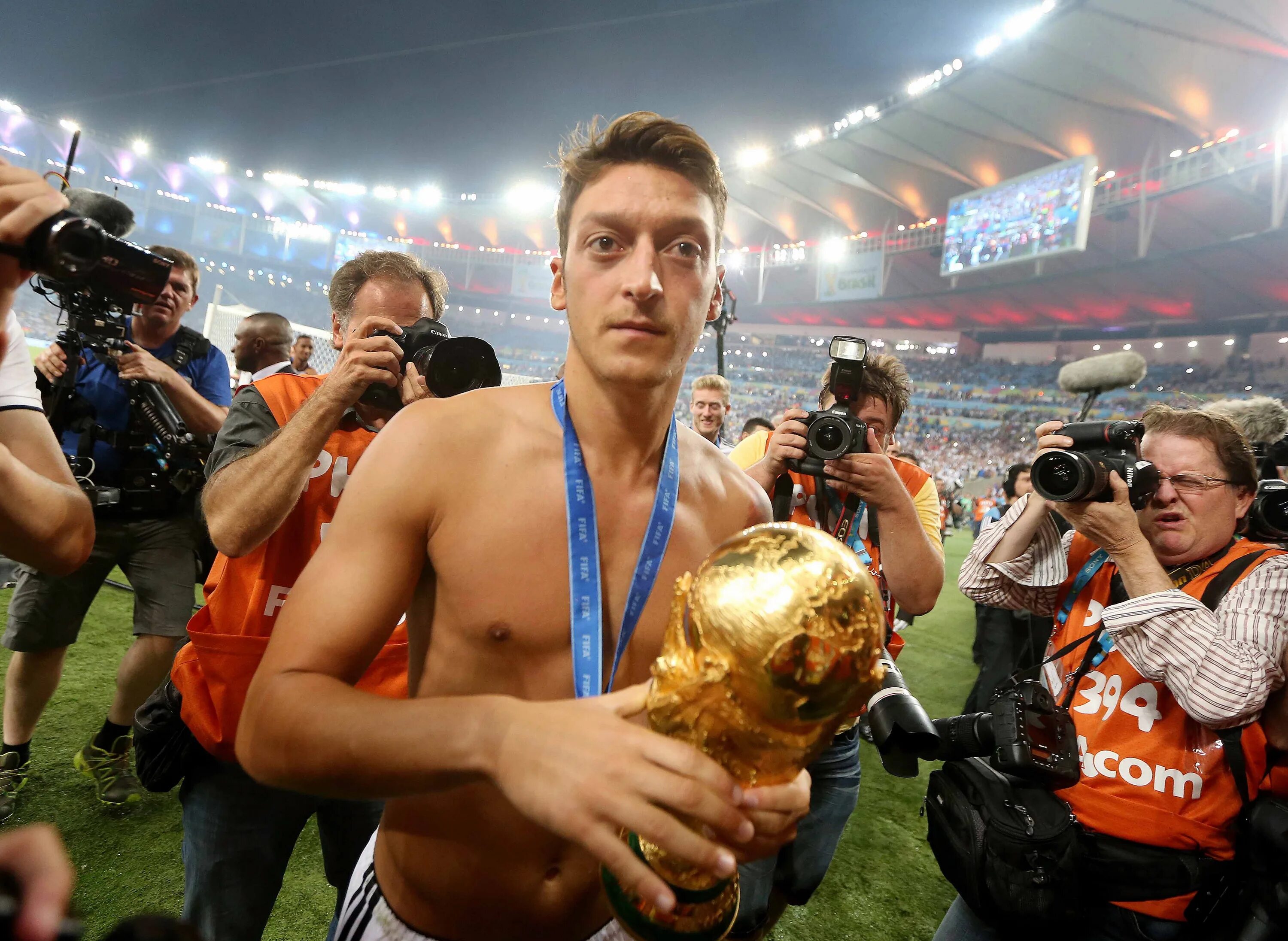 Mesut Ozil World Cup. Mesut Özil World Cup 2014. 16 action