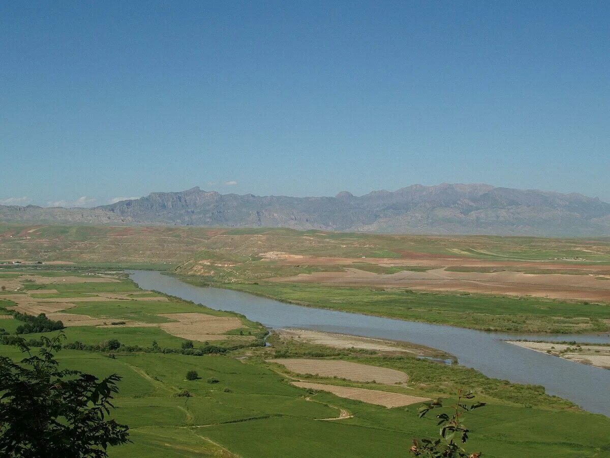 Ев рат. Река тигр и Евфрат. Река тигр в Ираке. Долина реки Евфрат. Долина рек тигр и Евфрат.