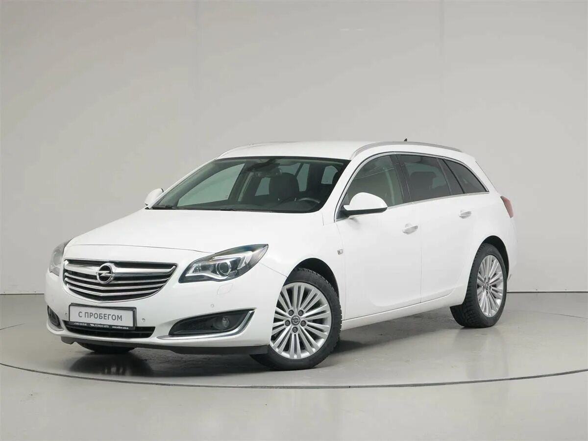 Opel Insignia универсал белый. Opel Insignia 2014 универсал. Опель Инсигния 2014 белая. Инсигния универсал 2014.