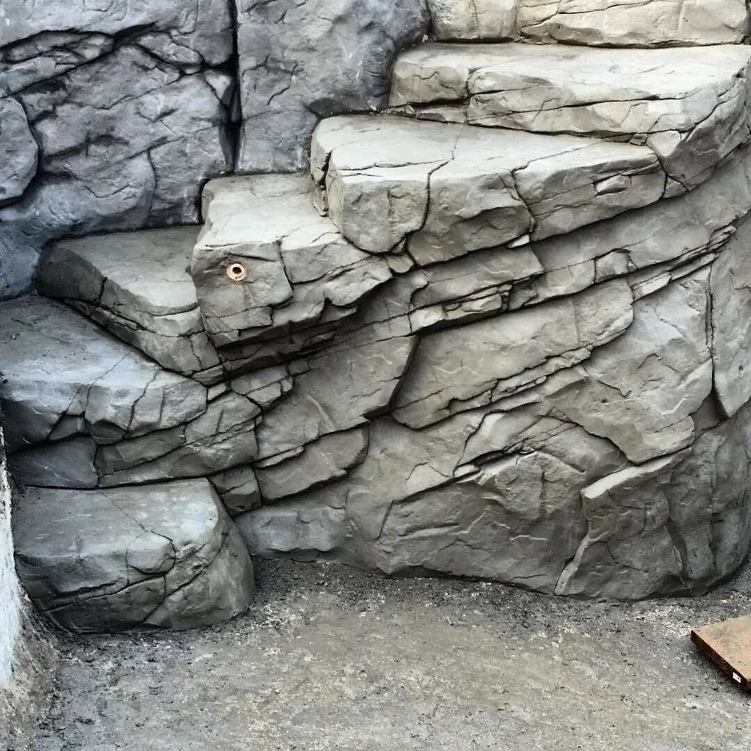 Скалы из цемента. Искусственный ландшафтный камень. Гора демерджи козырек. Гроты геркулеса марокко. Пенек из цемента.