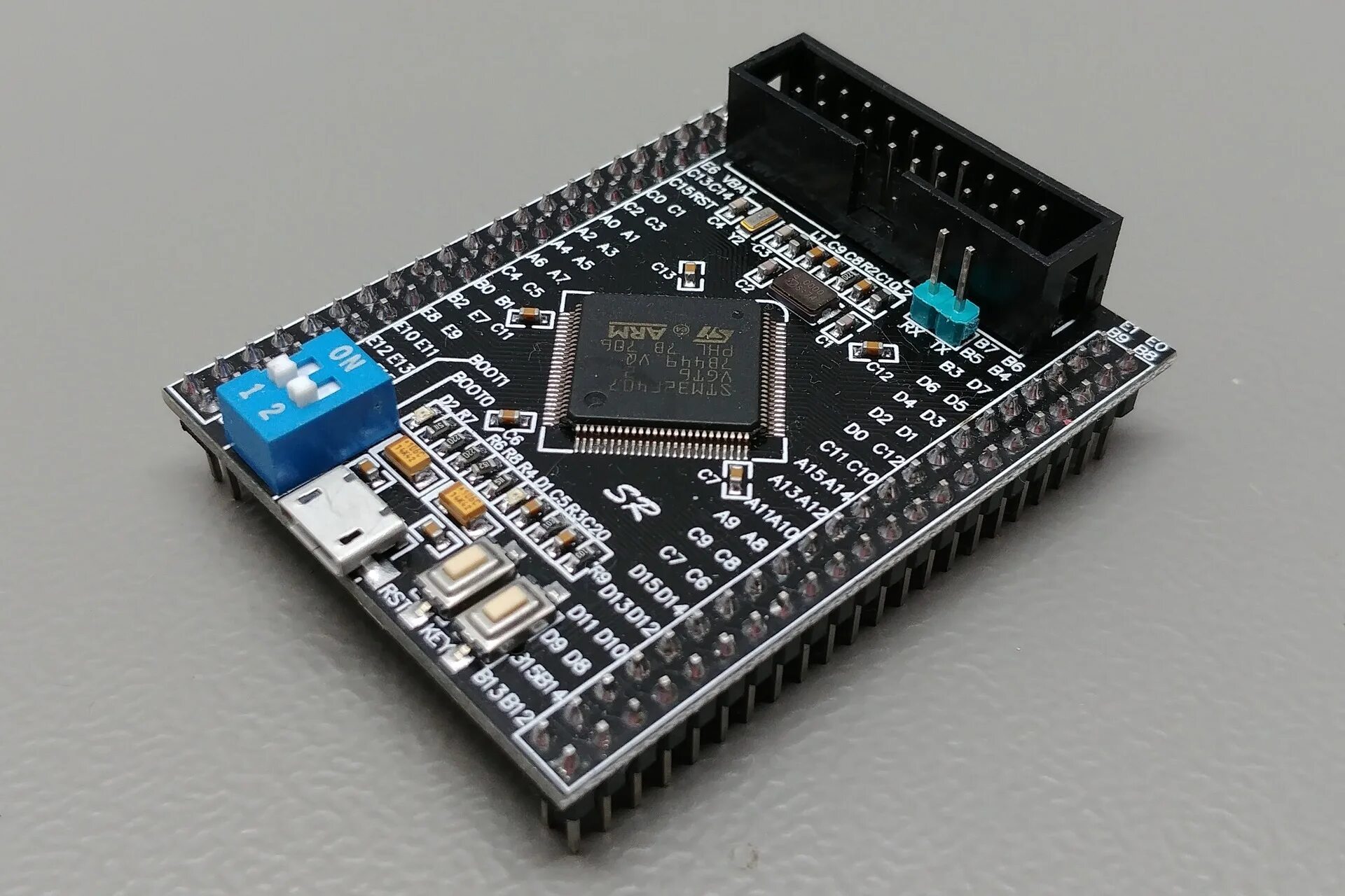 Stm32f407vgt6. Arduino stm32 f407. Микроконтроллер stm32f407vgt6. Stm32f407vgt6 Discovery Board.