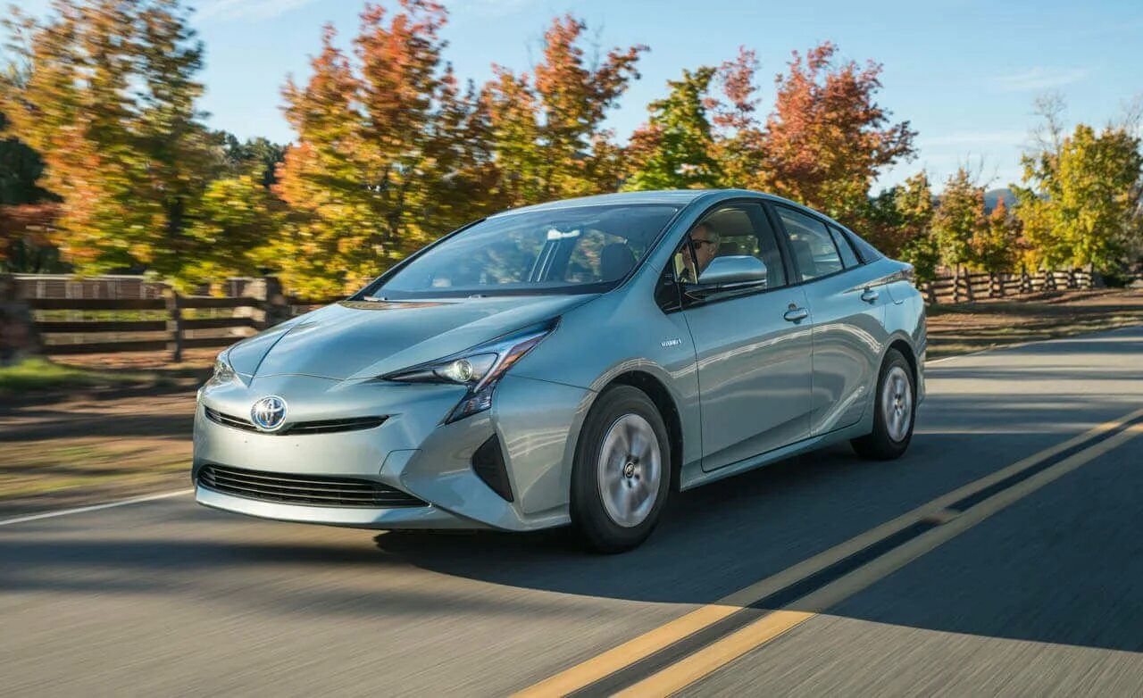 Prius drive. Toyota prius 70. тойота приус гибрид 2016 года. тойота приус 2018. prius hybrid 2018.