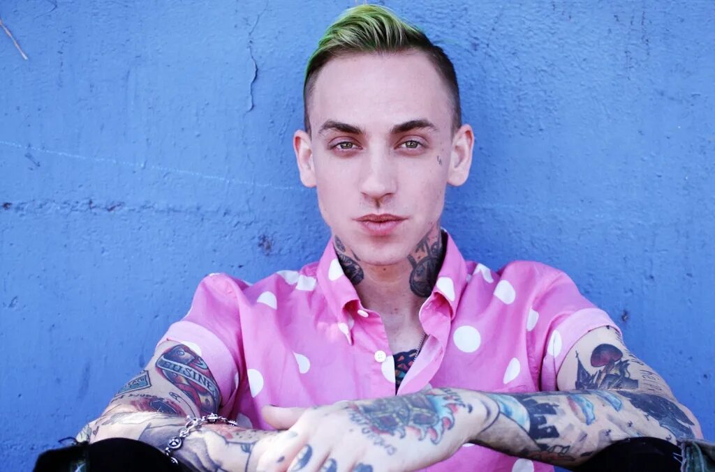 Matthew tyler musto. Blackbear исполнитель. The black bear. The black bear. Blackbear 2020.