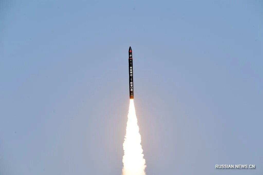 С помощью ракеты. Лифт ракета. Военный спутник вышел на орбиту. Dragon 2 spacex. Космодром плесецк союз.