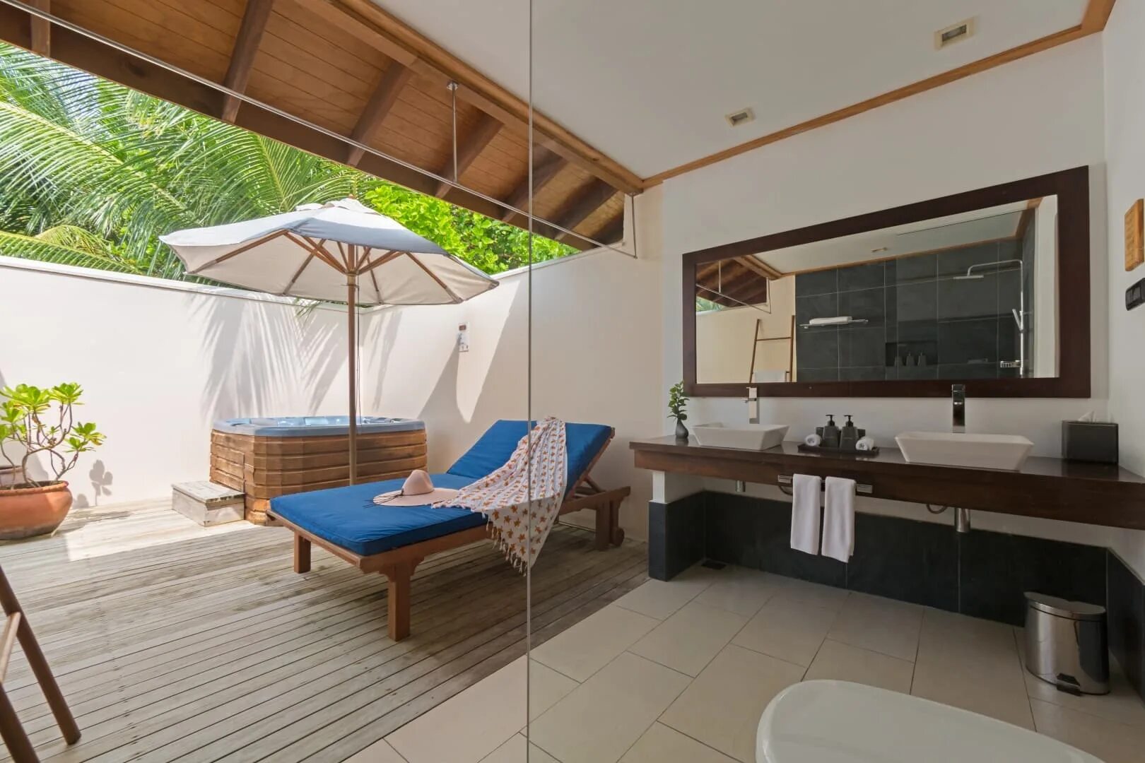 Vilamendhoo island resort. Vilamendhoo Island Resort & Spa 4*. Виламендху Айленд Мальдивы. Виламенду отель Мальдивы. Vilamendhoo 4 Мальдивы.