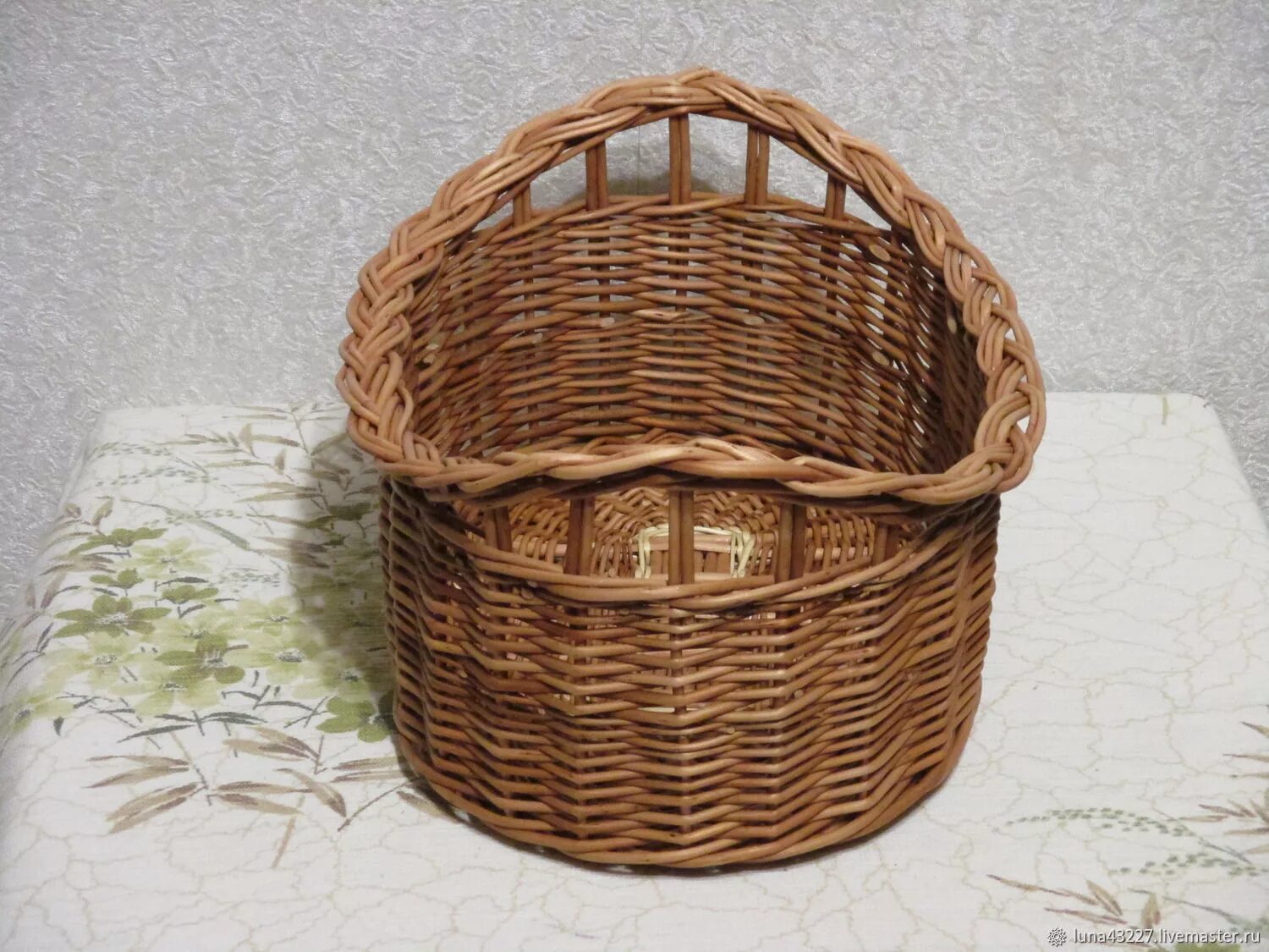 Плетеные изделия. Корзины из лозы. Ручки для плетеных корзинок. Корзина плетеная с ручкой. Плетеные изделия из бумажной лозы.