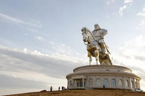 Самый большой конный памятник