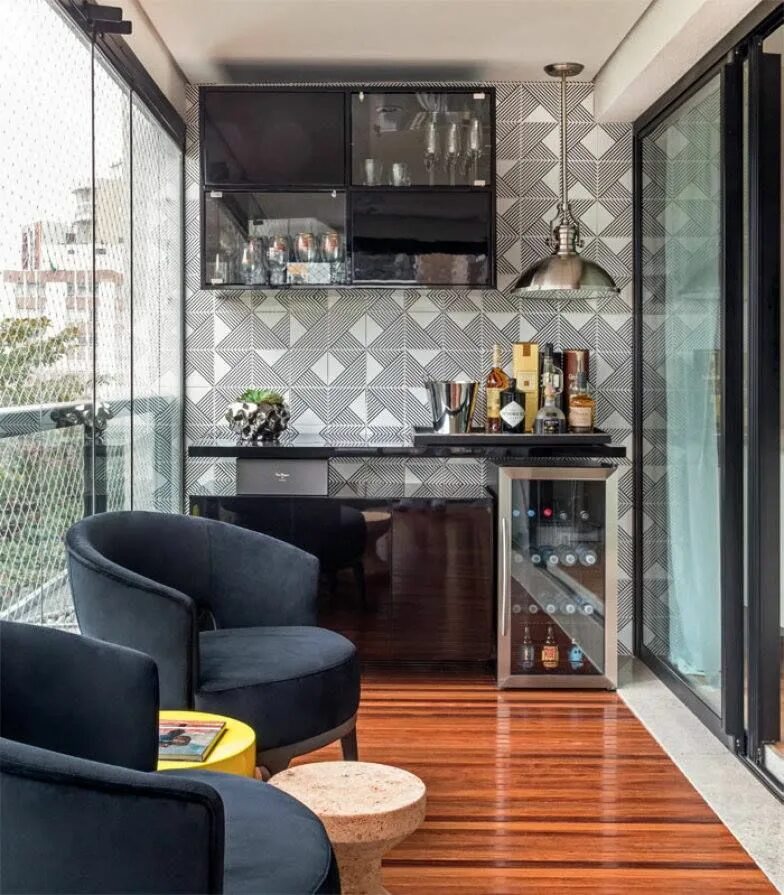 Дизайн балкона кухни фото. Кухня с панорамным балконом. Интерьер кухни с балконом. Кухня с панорамными окнами. Кухня на лоджии.