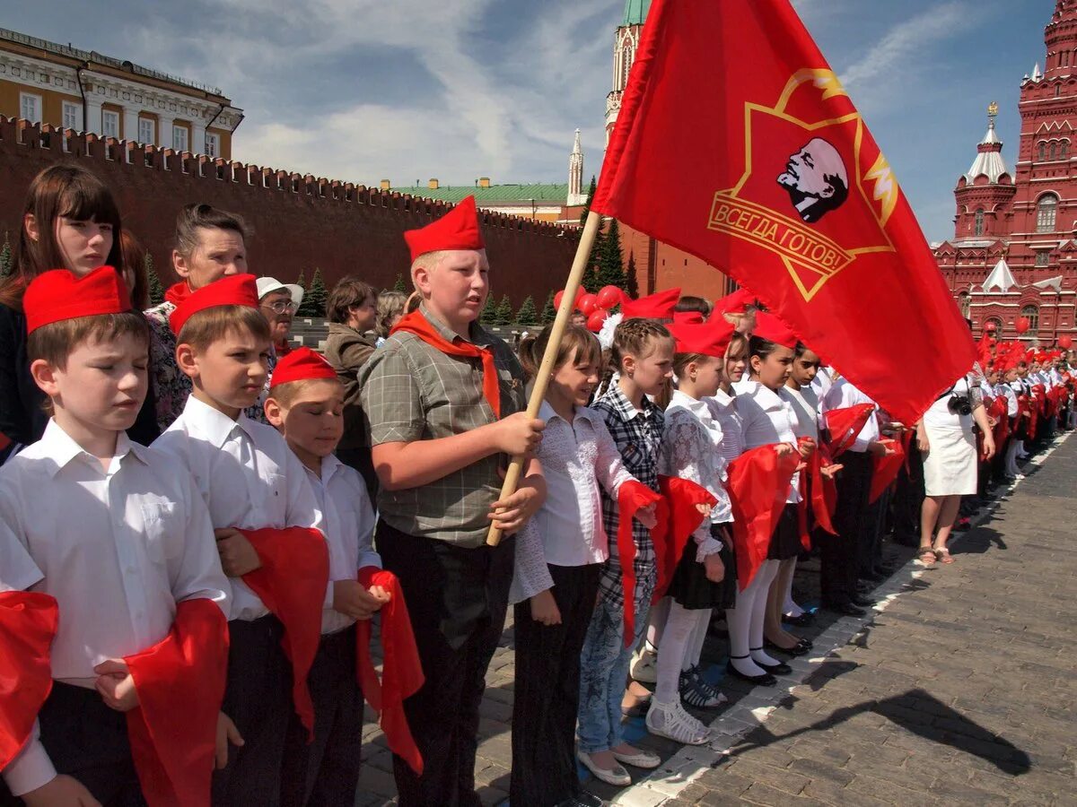 Пионерия. Вступление в пионеры. Посвящение в пионеры. Приём в пионеры в СССР.