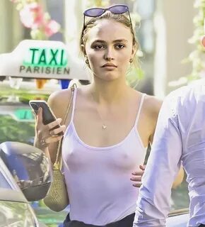 Слив Лили-Роуз Депп (50 горячих фото Lily-Rose Depp) .