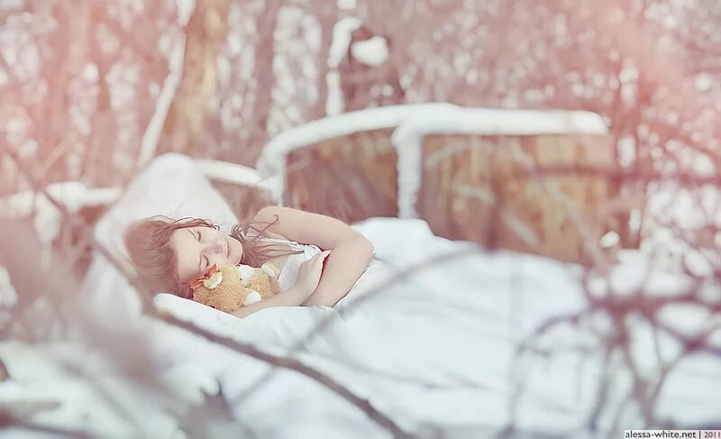 проснуться зимы. окно снег. проснуться зимы. встречаем весну. проснуться зимы.