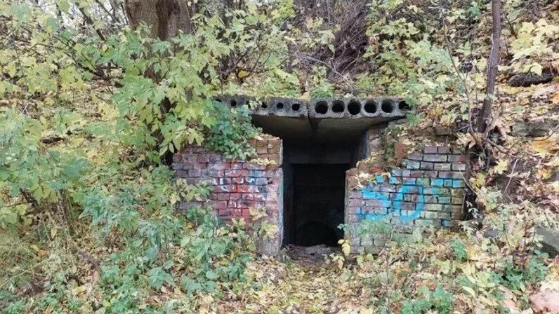 Бомбоубежище в нижнем новгороде. Бункер в Нижнем Новгороде. Бункер НКВД В Нижнем Новгороде. Заброшенные бункеры в Нижнем Новгороде. Бункер НКВД Почаинский овраг.