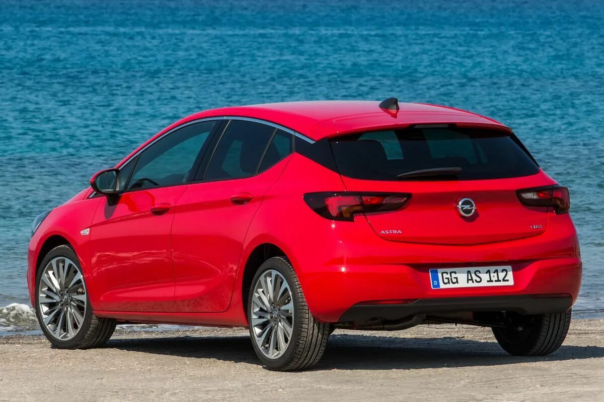 Хэтчбек краснодарский край. Opel Astra k 2015. Opel Astra 2015 хэтчбек. Opel Astra k хэтчбек.