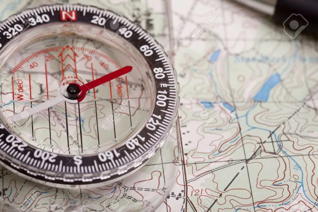 современный компас. компас цветной. компас. компас города. старинный компас.