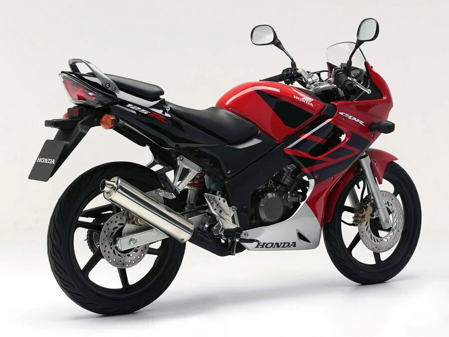 Мотоциклы 50 кубов bajaj 50. Баджадж 150 кубов. Kymco ck 125. Мотоцикл хонда 125. Мотоцикл honda cbr 125.