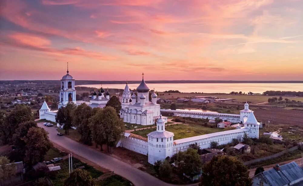 Город переславль залесский. Никитский монастырь Переславль-Залесский. Никитский монастырь Переславль. Никитский моностырьпереславль Залесский. Монастыри Переславля-Залесского.