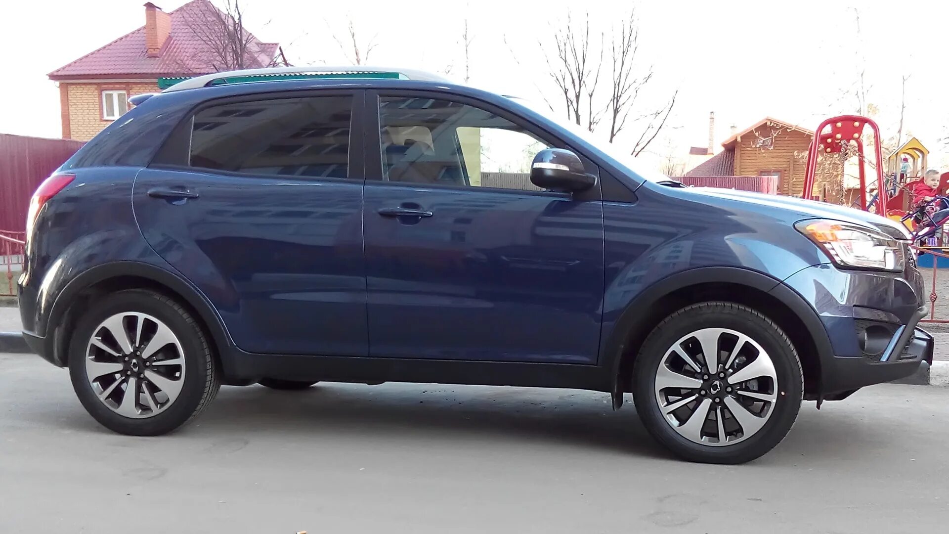 Колеса на актион. SSANGYONG Actyon New на колесах 18r. SSANGYONG Actyon 18 диски. SSANGYONG Actyon 2014 диски r18. SSANGYONG Actyon диски r18.