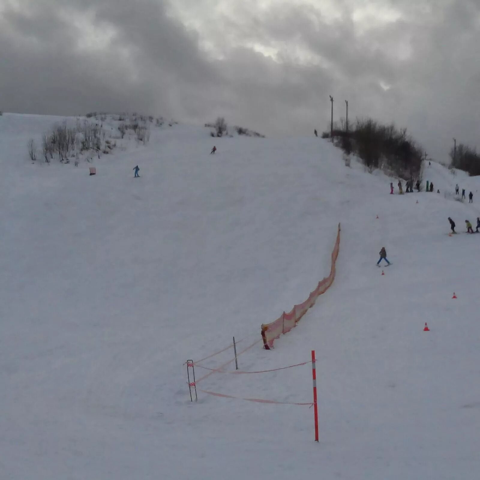 Bigwood горнолыжный курорт. Склон режим работы. Склон режим работы. Склон режим работы. Горнолыжный склон севастопольский проспект.