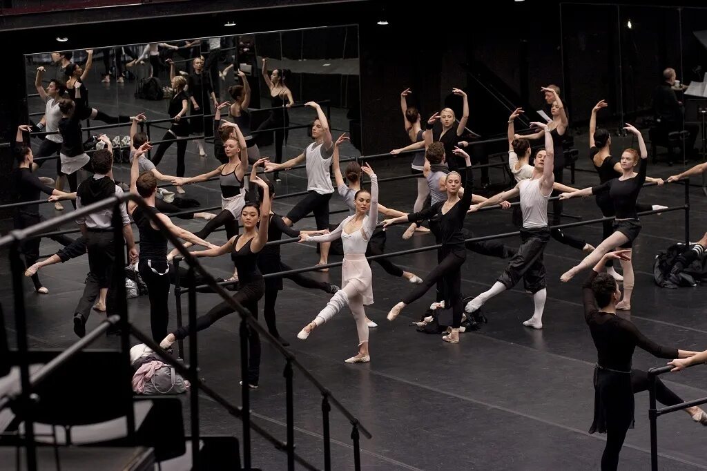 Барышников жизель алессандра ферри. Балет кинопоиск. Полина гухман балет. Балерины» (bunheads. Балет кинопоиск.