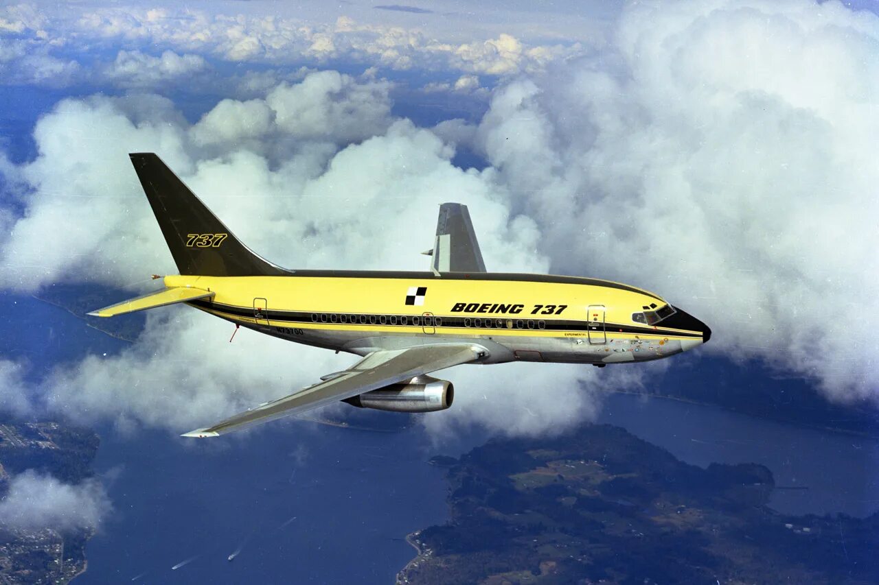 Пассажирские самолеты летающие в россии. Боинг 737. Самолёт Boeing 737. Боинг -737 (Boeing-737). Boeing 737 1967.