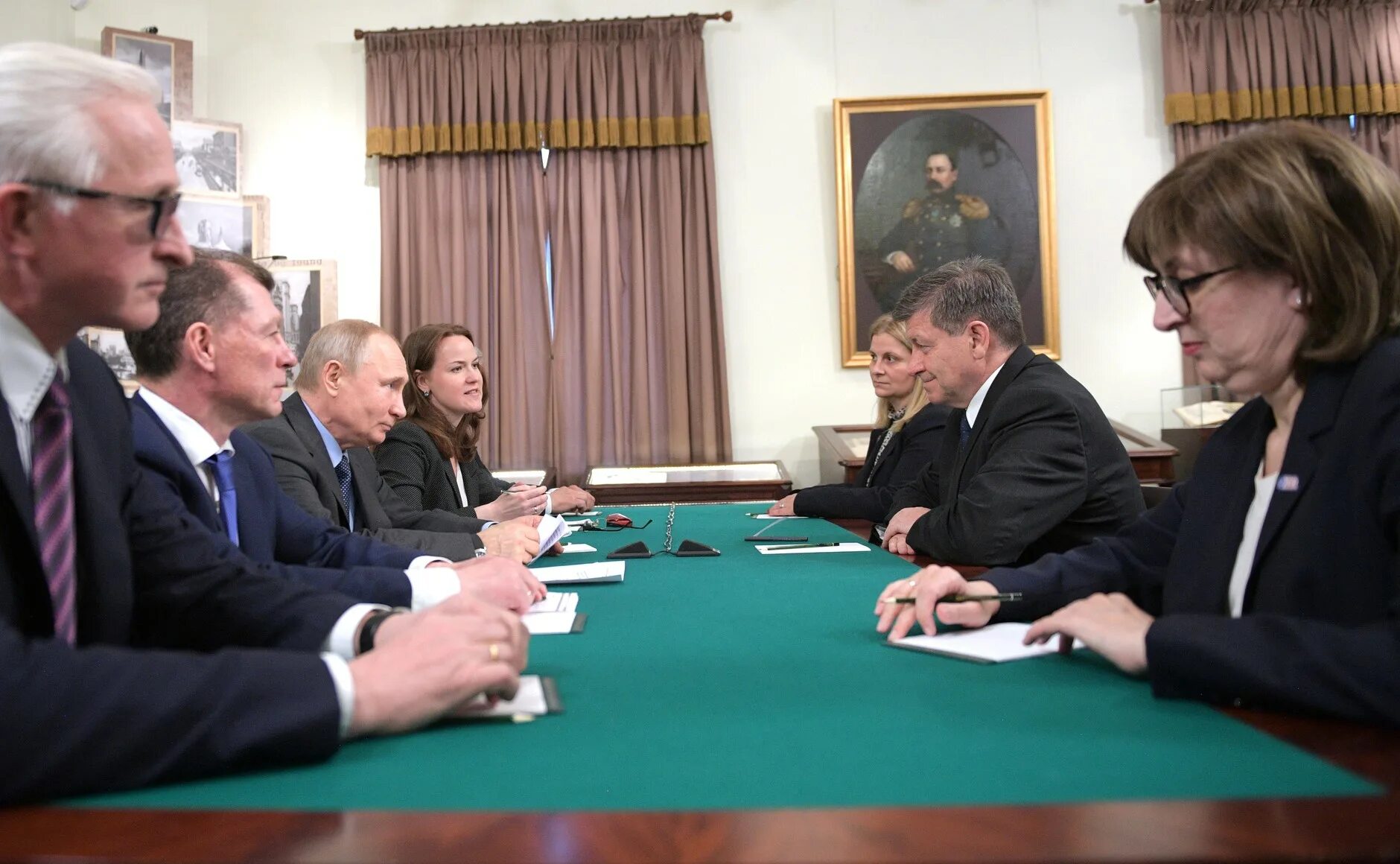 встреча с генеральным директором. встреча с генеральным директором. встреча с генеральным директором. встреча с генеральным директором. встреча с генеральным директором.