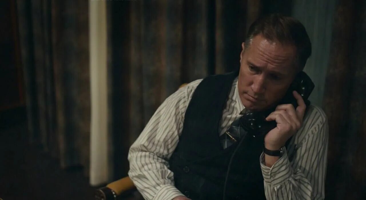 Вавилон берлин 3. Фолькер брух вавилон берлин. Вавилон-берлин 2 сезон. Вавилон берлин 3. Вавилон берлин шарлотта.