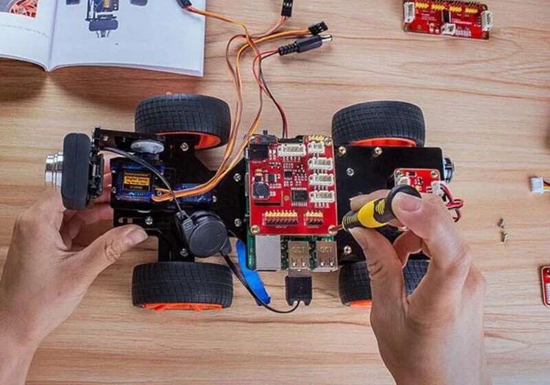 Практическая робототехника c и raspberry. Raspberry pi 4 robot. raspberry pi конструктор. робот на raspberry pi 3. raspberry pi 5 kit.