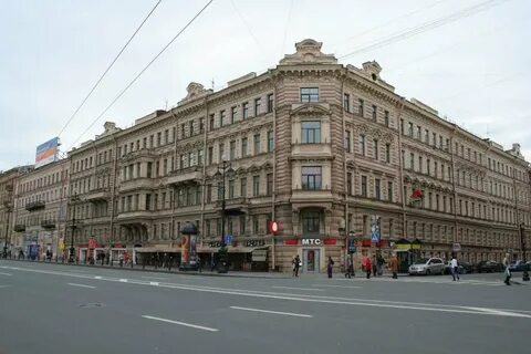 На какой улице в петербурге жили два
