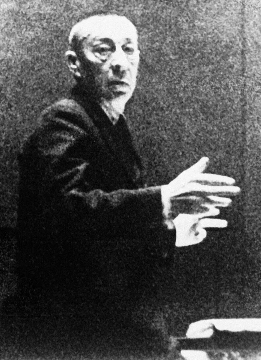 Рахманинов дирижер. Рахманинов сергей васильевич дирижирует. Сергей рахманинов дирижирует. Сергей рахманинов пианист. Рахманинов дирижер.